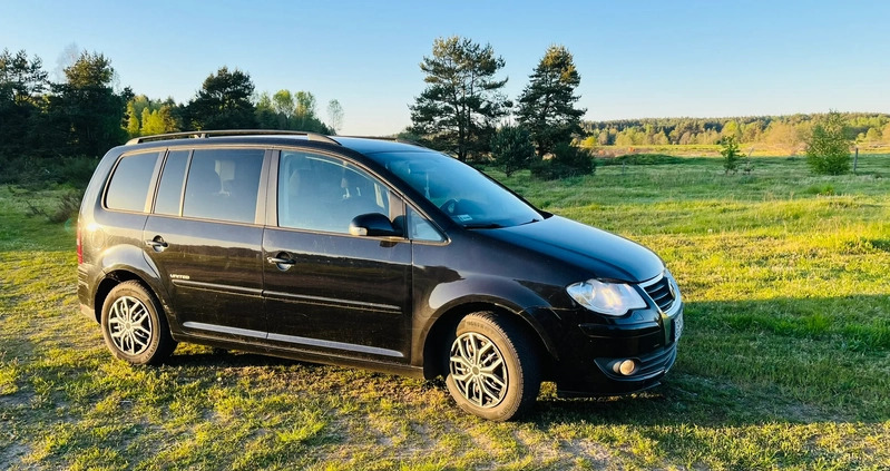 Volkswagen Touran cena 17000 przebieg: 250000, rok produkcji 2008 z Dobra małe 106